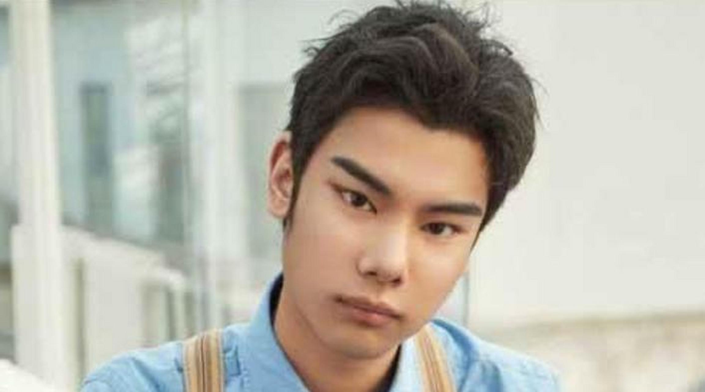 浓眉发际线网红小吴,将自己包装得像明星,如今的下场让人不意外 如今