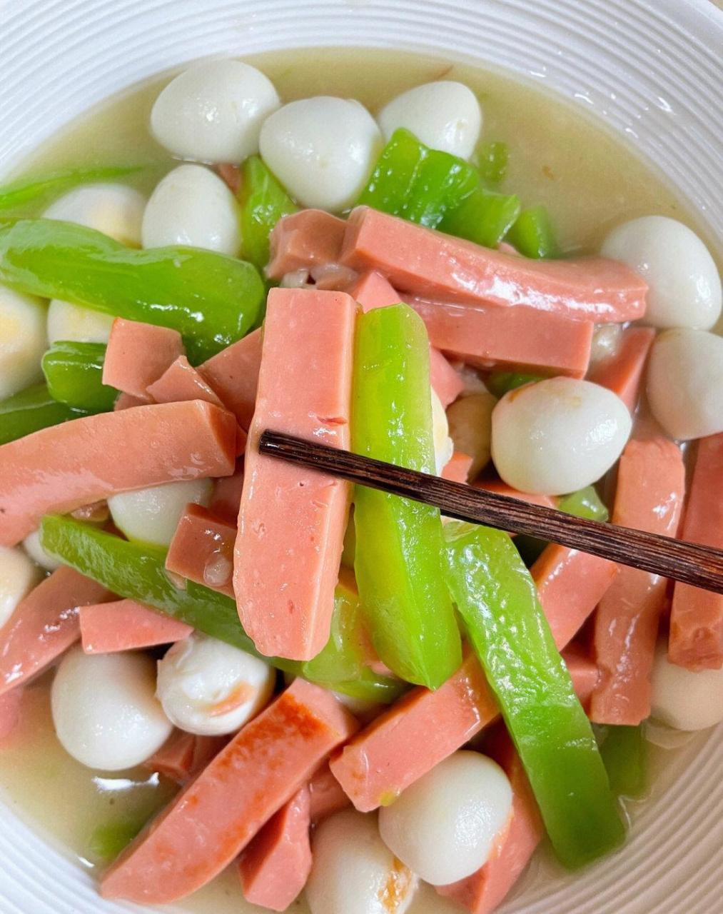 莴笋烧火腿[gf]2757[/gf][gf]fe0f[/gf]老少皆宜[gf]2757[/gf][gf]fe0