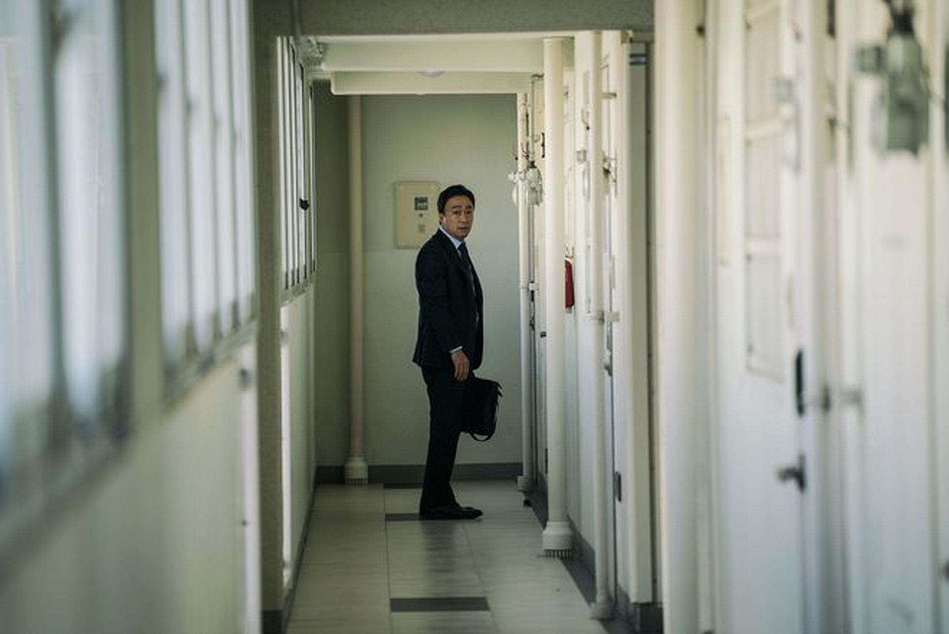 《目击者》是2018年上映的韩国犯罪惊悚电影,故事以一起相当极端的