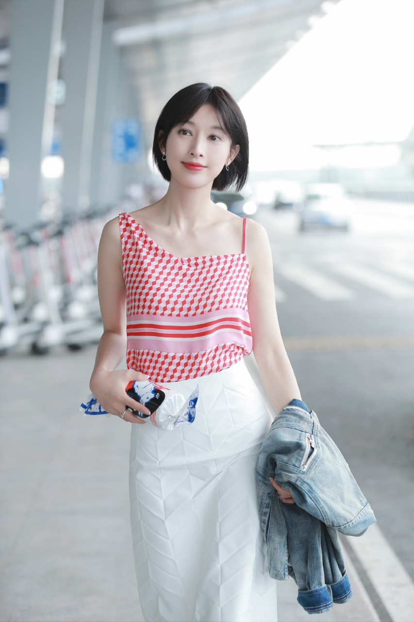 分享张俪夏日私服穿搭,风格多样,总有一款适合好看的你