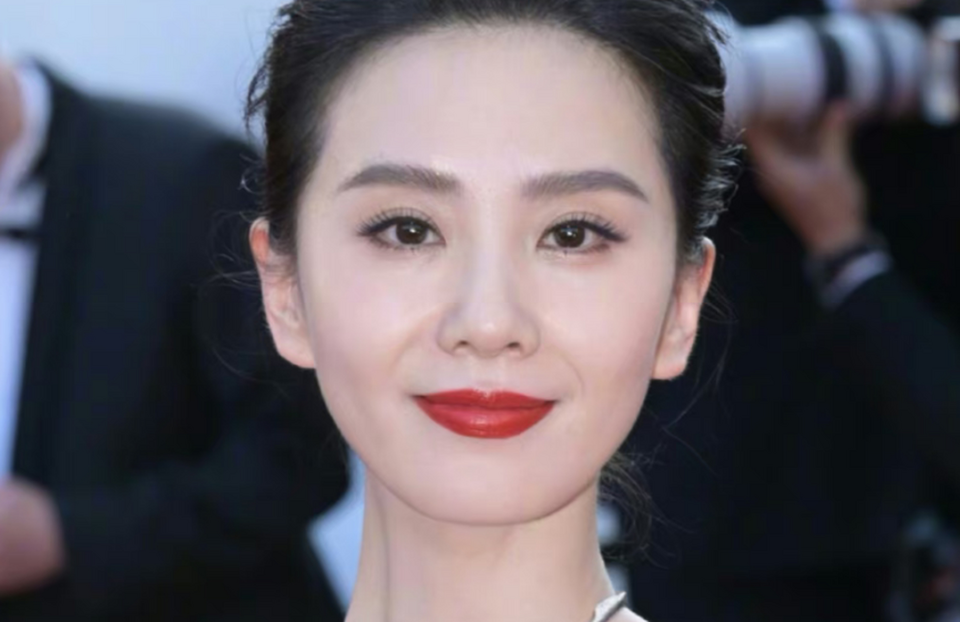 刘诗诗五官很优越,就是法令纹太显老