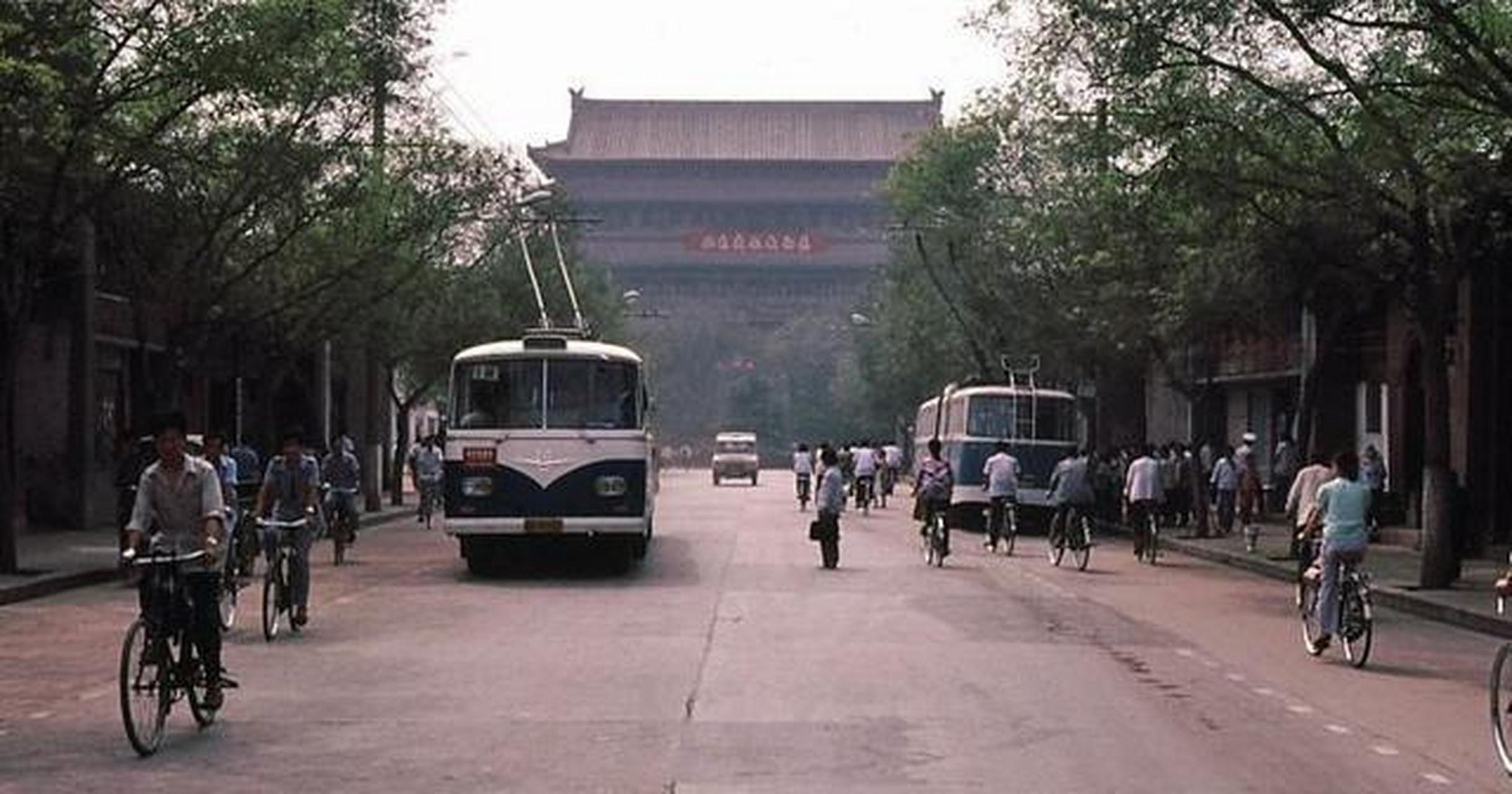 俗语说"生在河南,长在四川,死在云南,埋在西安",什么意思?
