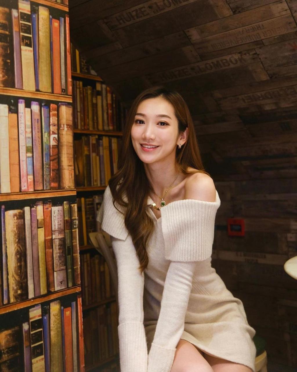 tvb东张西望|老妇被骗70万,长腿小背心四眼女主持多角度出镜成亮点!