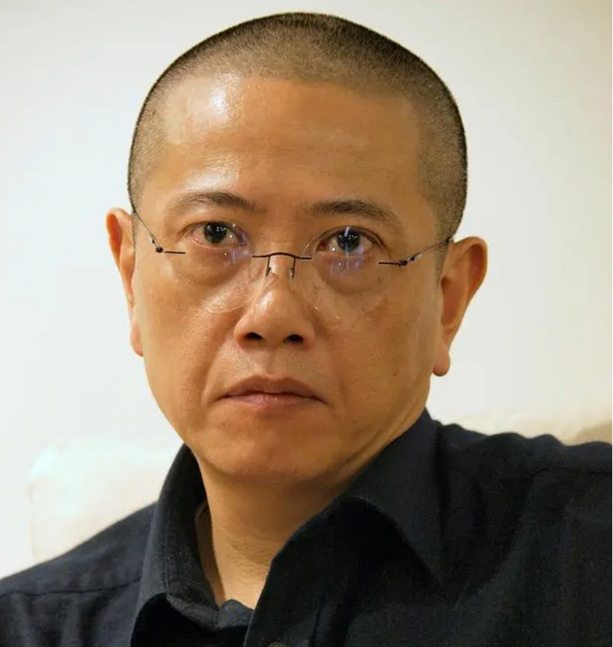 201302年,王朔女儿结婚,可王朔却故意缺席,陈丹青却说:我就知道他不