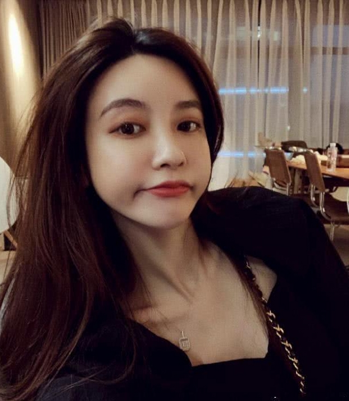 近日,网红张大奕称自己从2021年开始被一海外代购欺骗,开始先低于