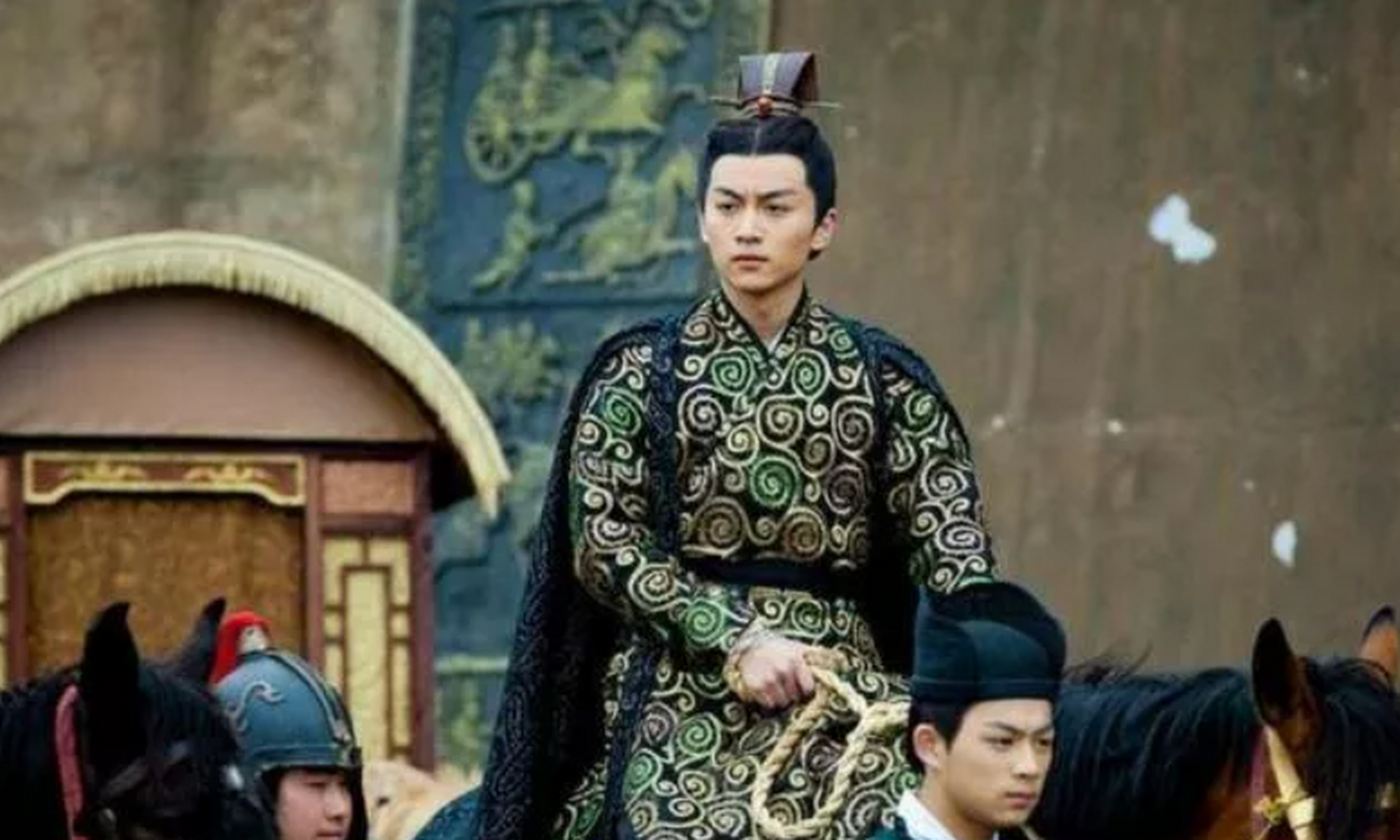 549年,权臣高澄被厨师兰京刺杀,他发着火说:"我没有叫送东西,你为什么