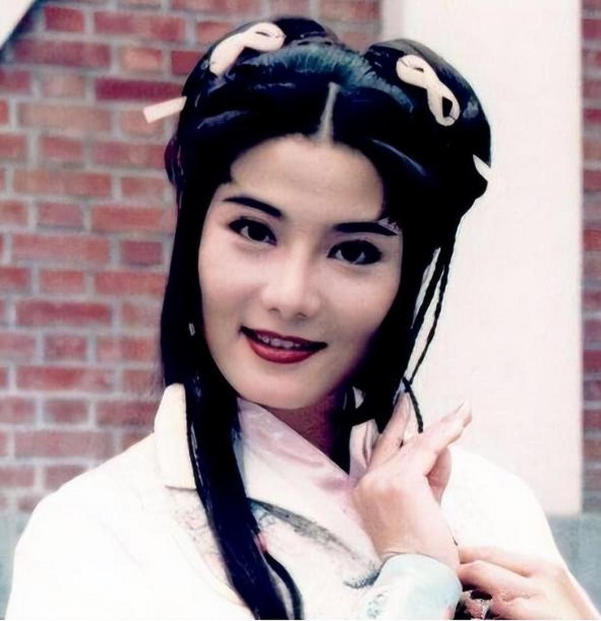 对于杨丽菁这名女演员,八零后和九零后非常熟悉,很多00后可能不认识