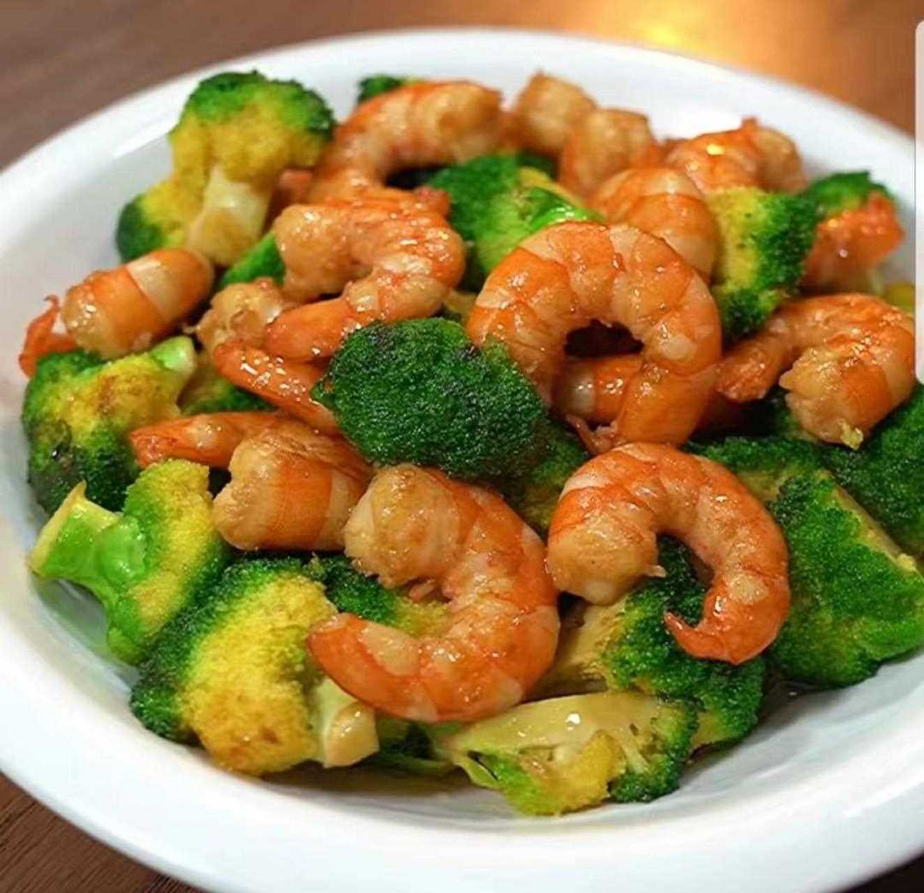好吃又不长胖的西兰花炒虾仁来啦!