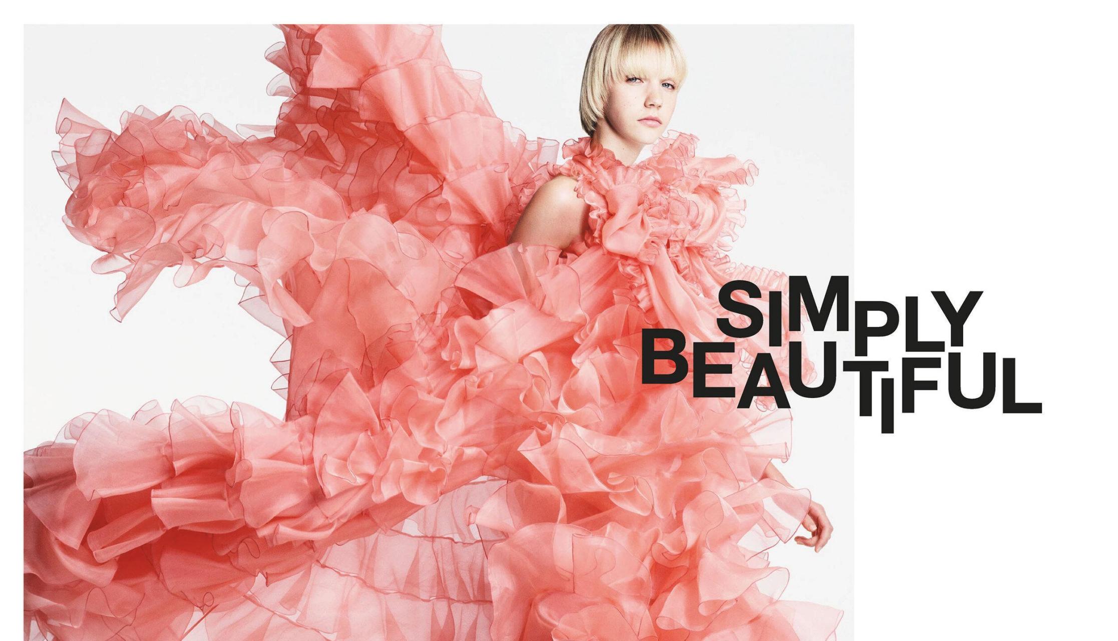 荷兰超模本特·奥尔特,6月日本《vogue》简单时尚封面故事