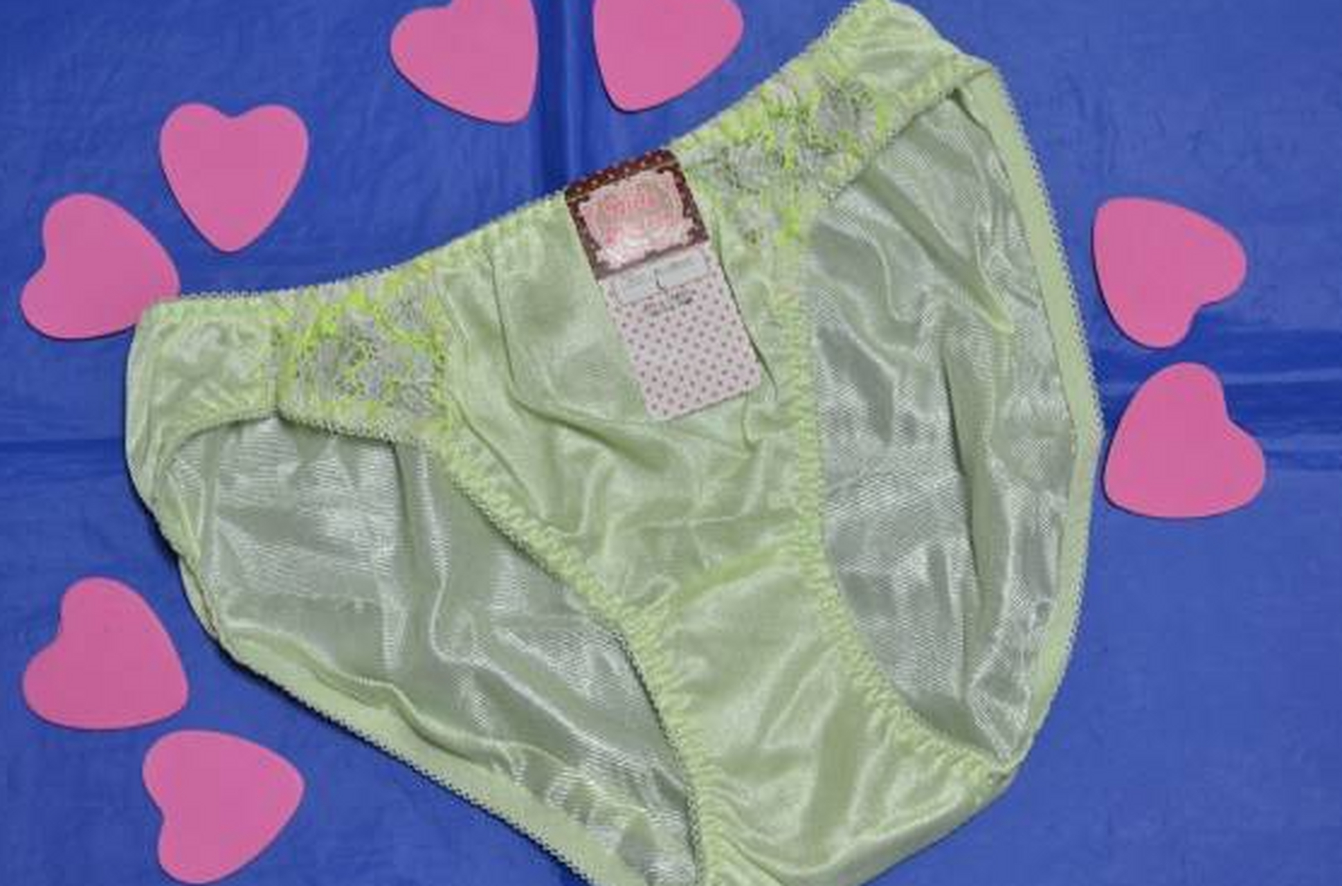 女性朋友注意,内裤出现这2种颜色,或是宫颈癌的前兆  内裤上出现这