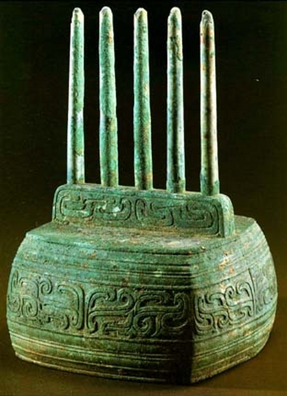 文物# 这是安徽博物院收藏的一组商周时期的青铜器.