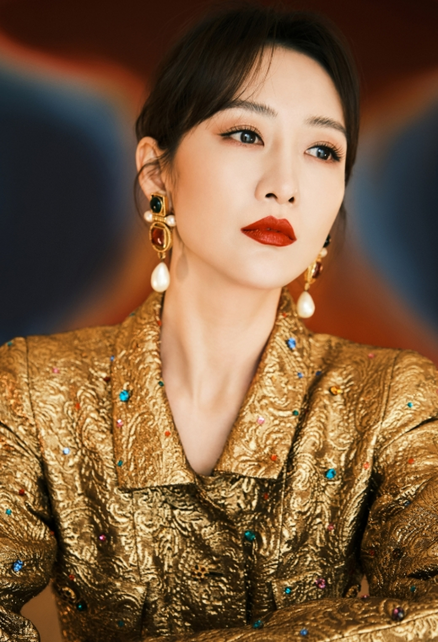 高贵优雅,妩媚动人的#王鸥# 貌若天仙,肤如凝脂,五官精致,身材窈窕