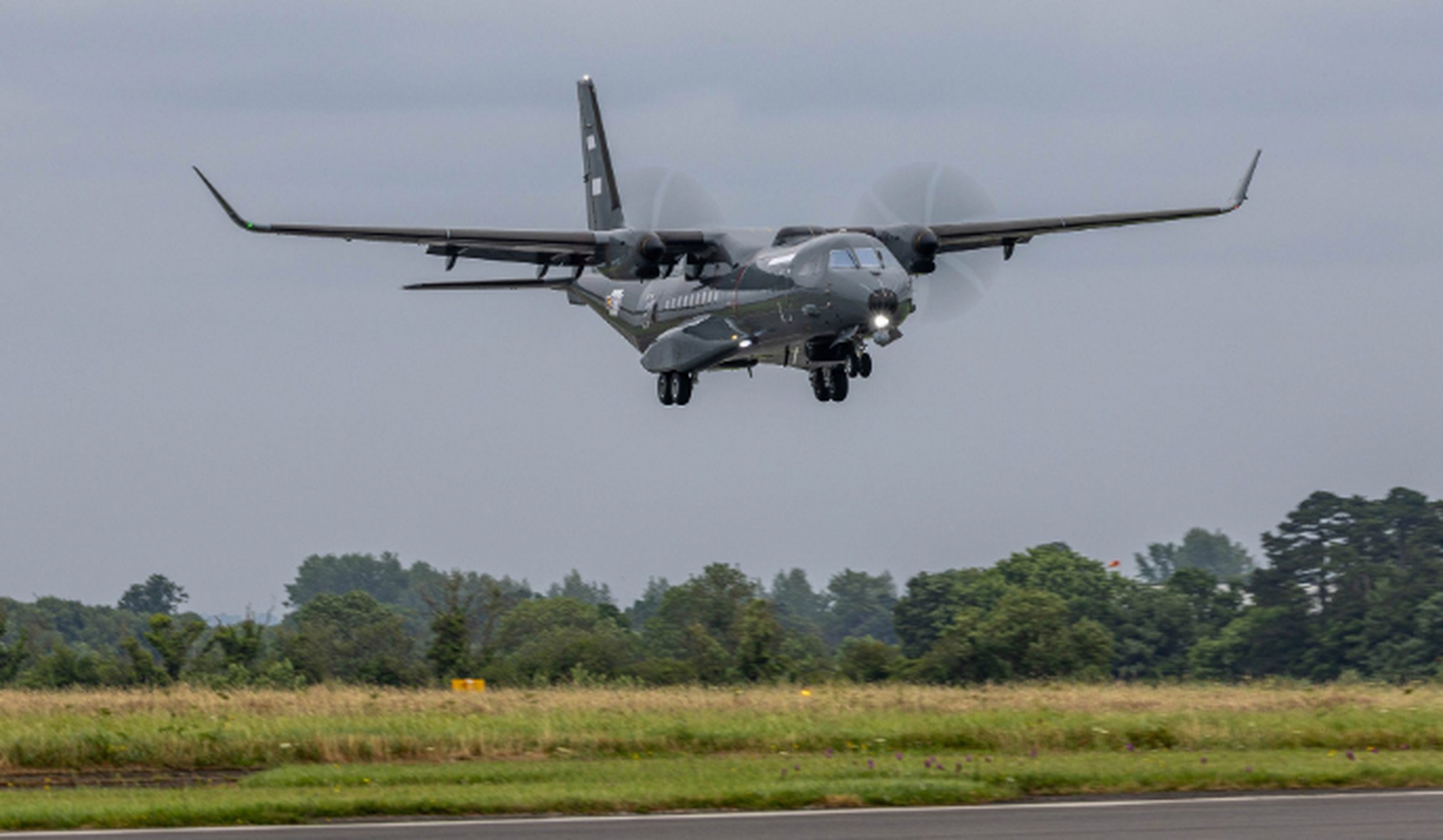 近日,爱尔兰空军发布c295海上巡逻机(msa)照片.