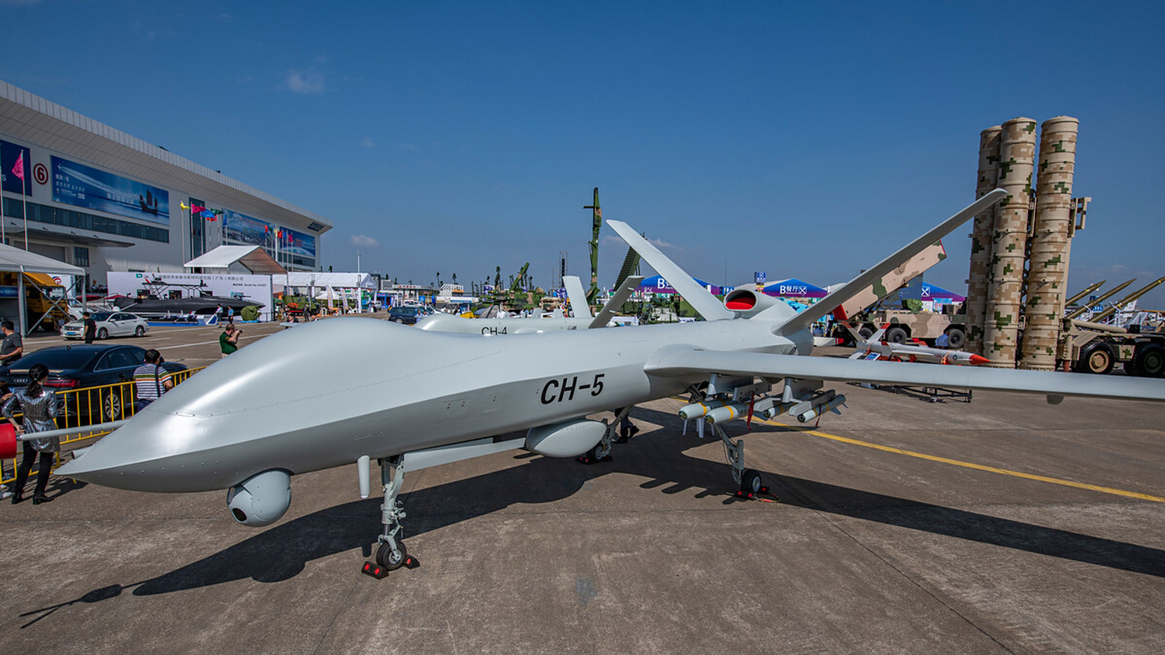 彩虹-5无人机是一种由中国自主研发的高性能,中大型无人机,具有广泛的