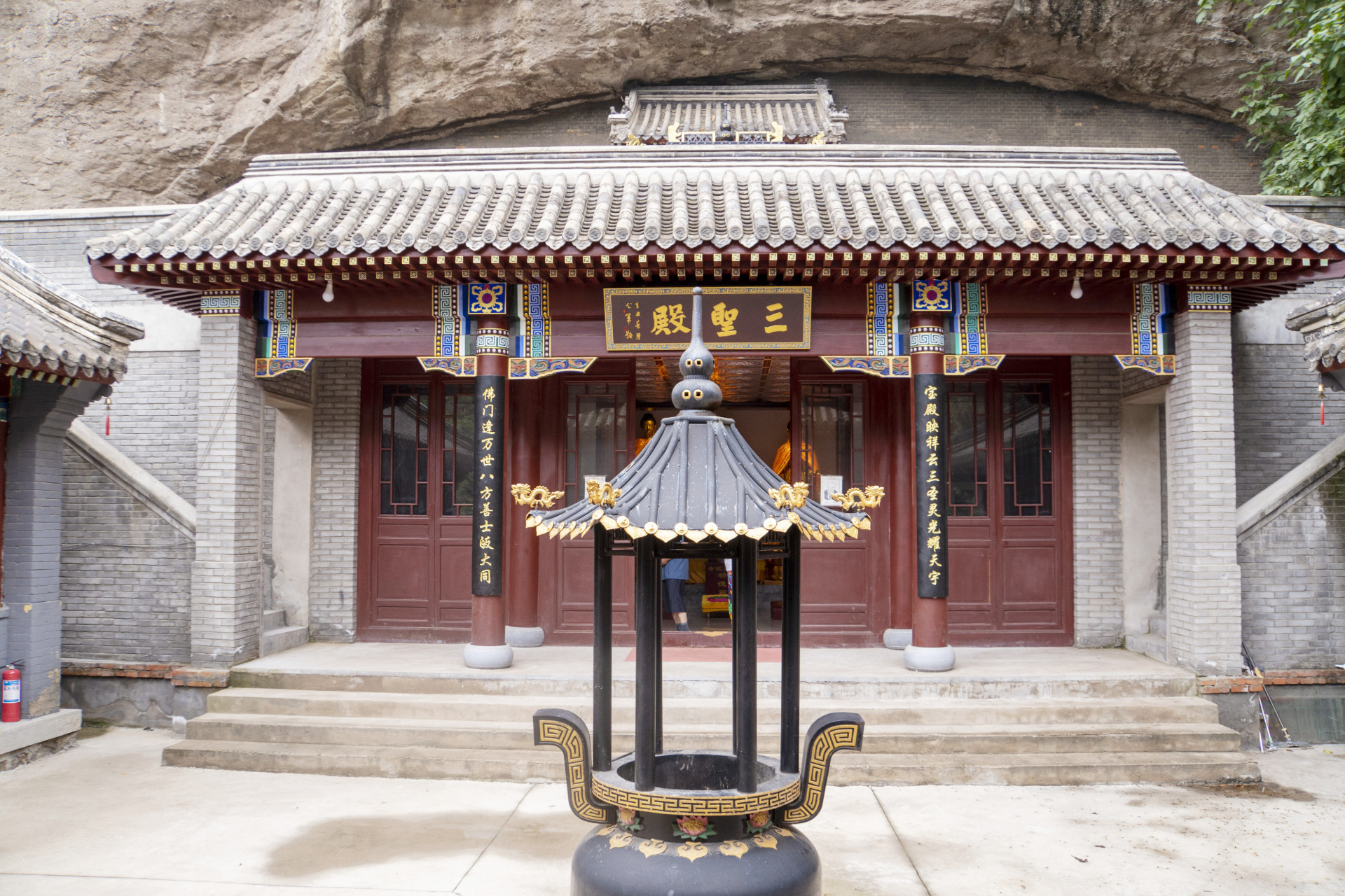 承德市双滦区双塔山镇雕沟内——双龙寺.免费,游人少,风景独特.