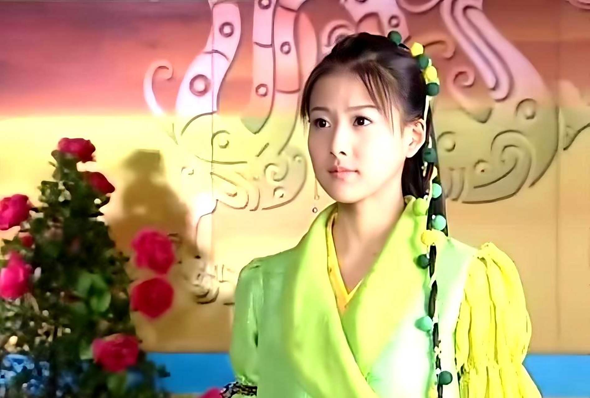 贾青年时候的状态很不错,她天真活泼的模样让人印象深刻,她演出艳彩的