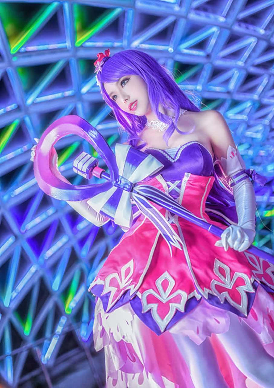 《王者荣耀》"王昭君"闪亮登场,非常时尚的"偶像"cosplay,小天使的