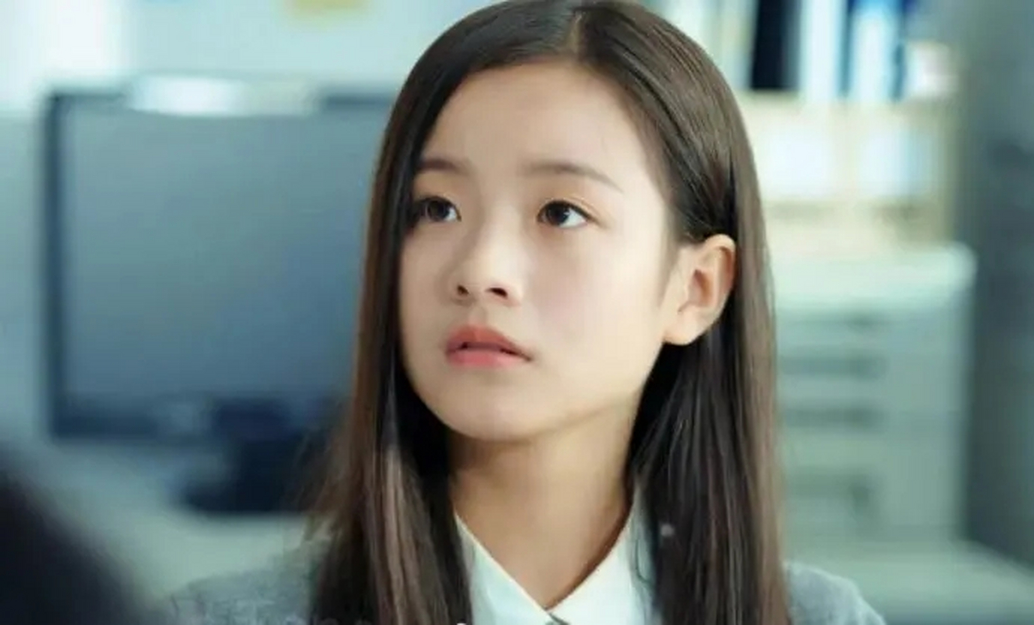 19年,暑期档爆款电视剧《小欢喜》播出,剧中的李庚希饰演的英子,那时