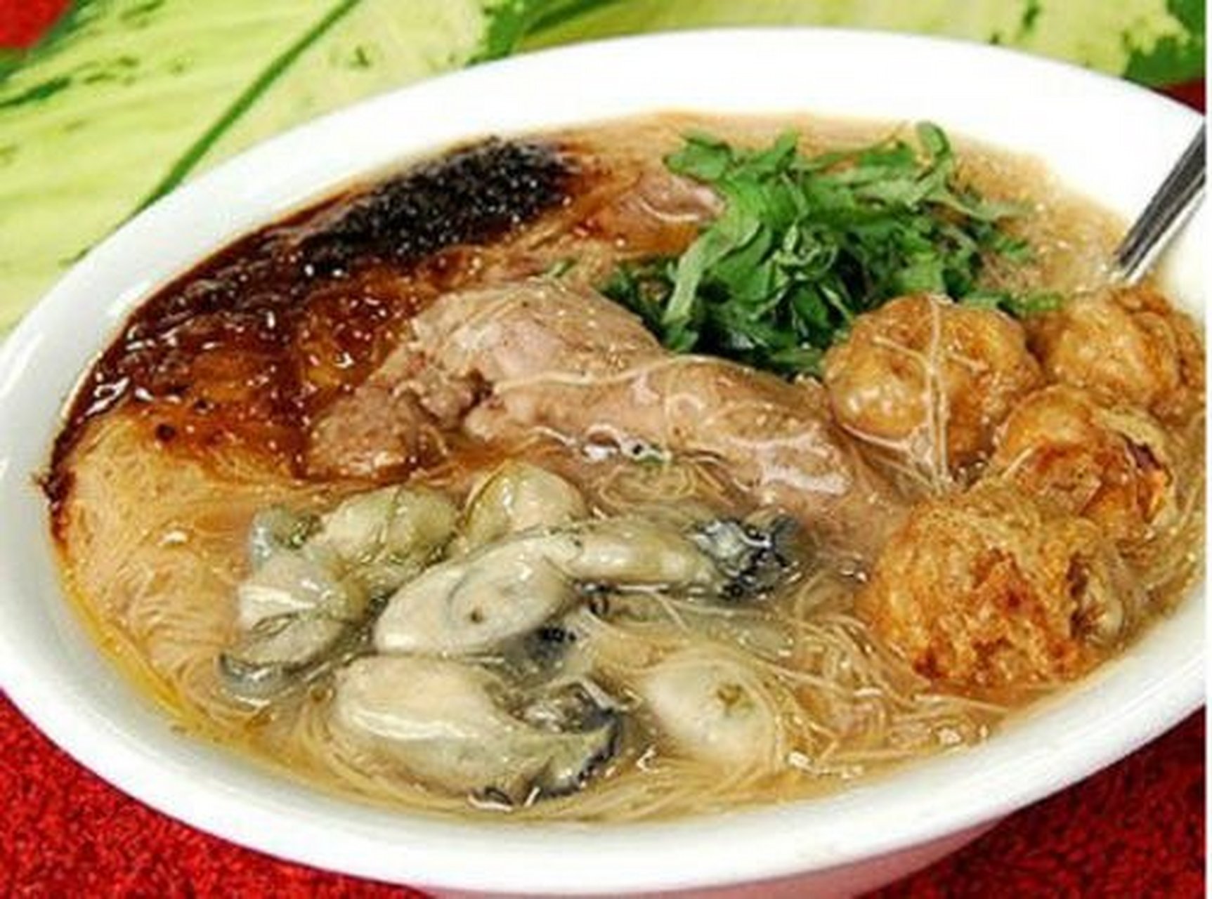 面线糊,别小看这一碗其貌不扬的食物,很多漂泊在外辛苦打拼的福建人日