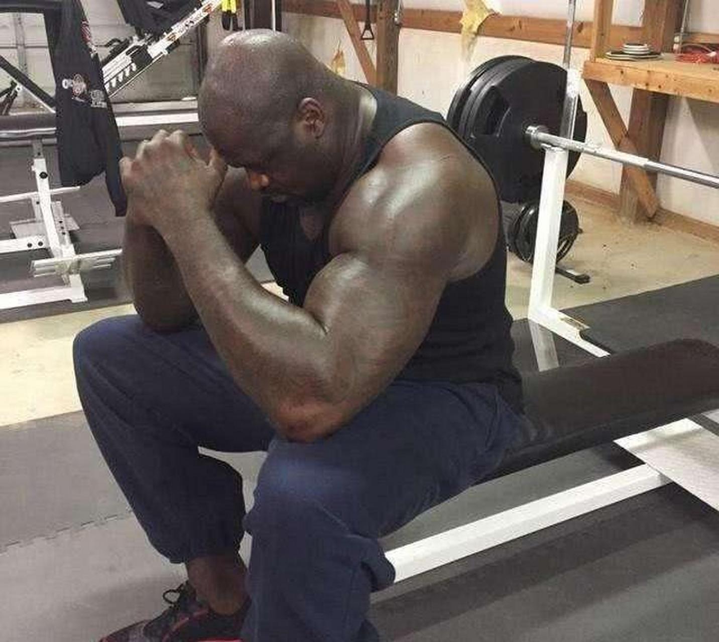 詹姆斯190公斤 比他猛的人可不少 网传球星卧推力量如下 詹姆斯 990