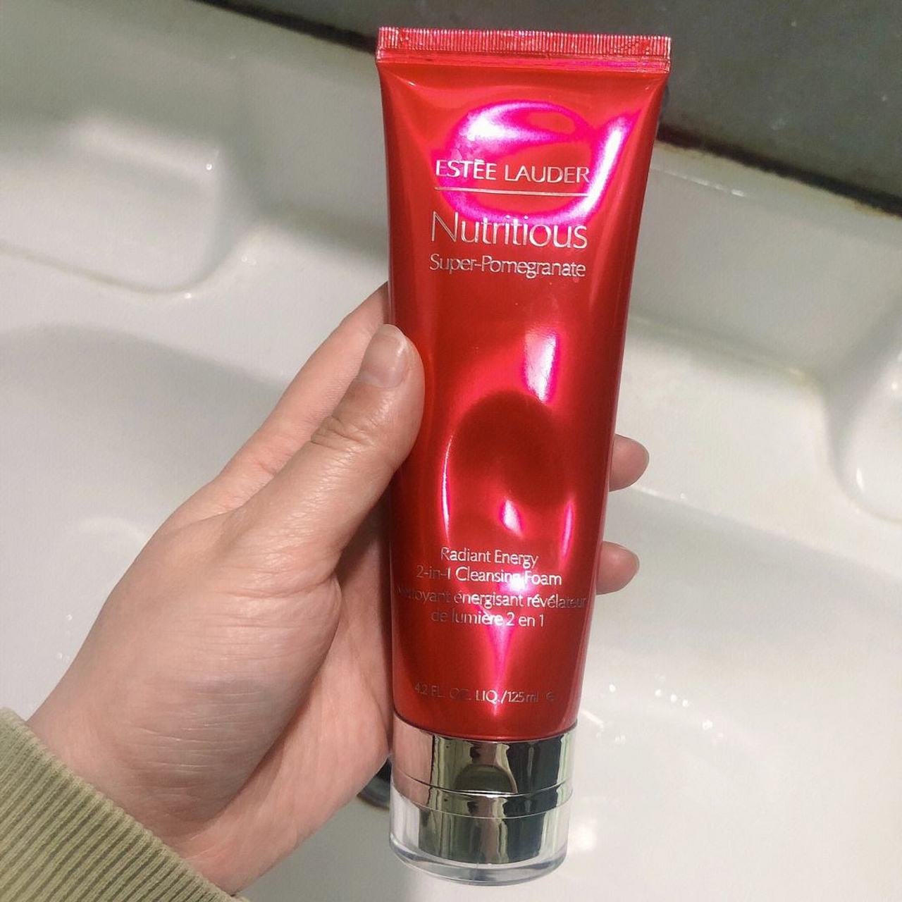 【1】beauty buffet牛奶洗面奶  泰国这款洗面奶不知道怎么就火起来