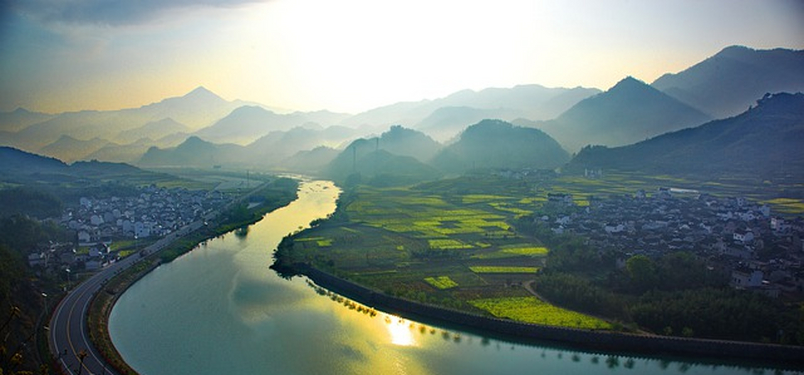 这就是安徽南部池州市的石台县,先后被授予"中国天然氧吧","中国最美