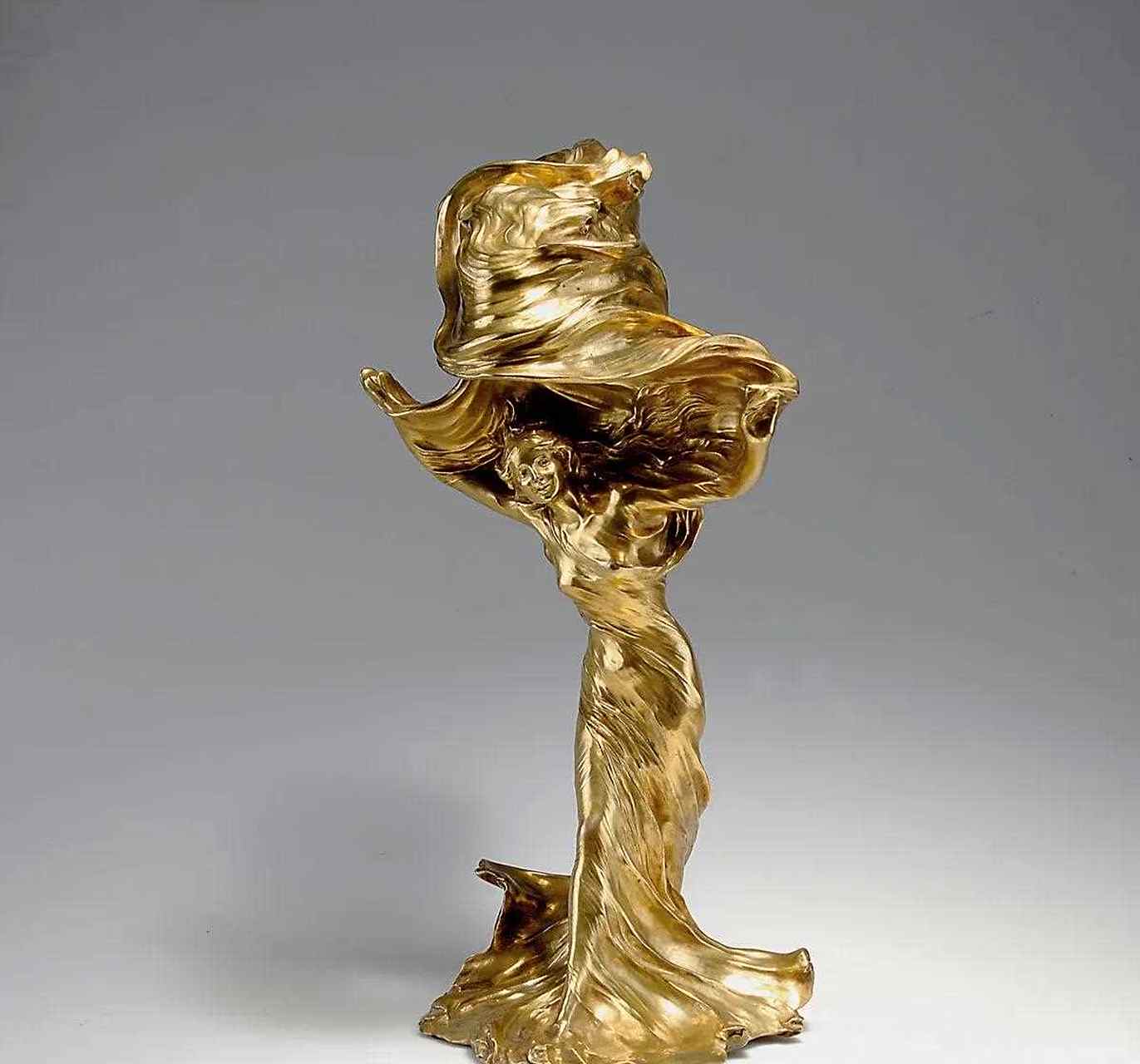 洛伊·富勒loie fuller被称为现代舞第一人富勒创造了十足的视觉冲击