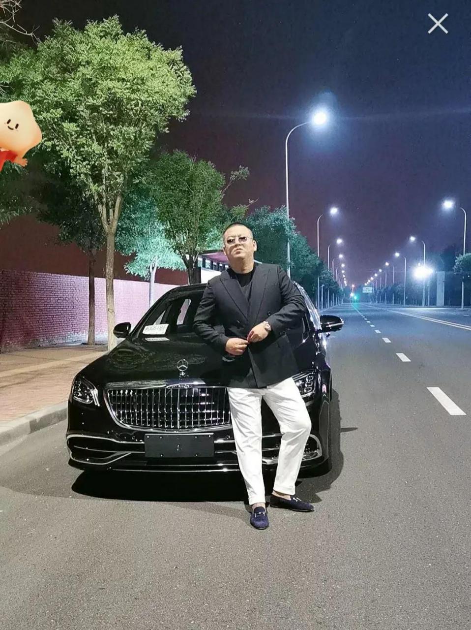 nzbz的粉丝都知道天津李四的纹身,那又是通体又是满背的,非常的社 !!