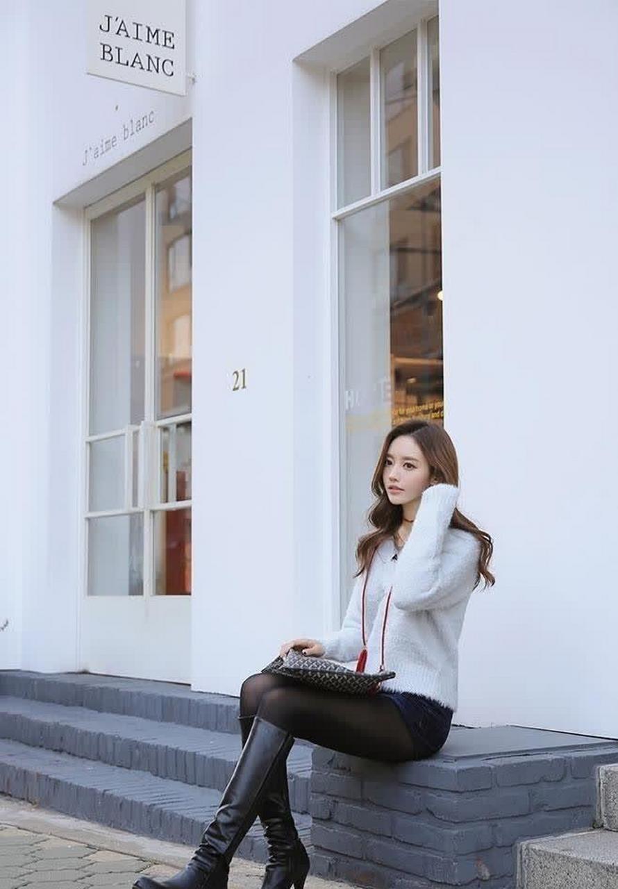 美拍:丝袜美腿性感长靴配黑丝御姐气质十足