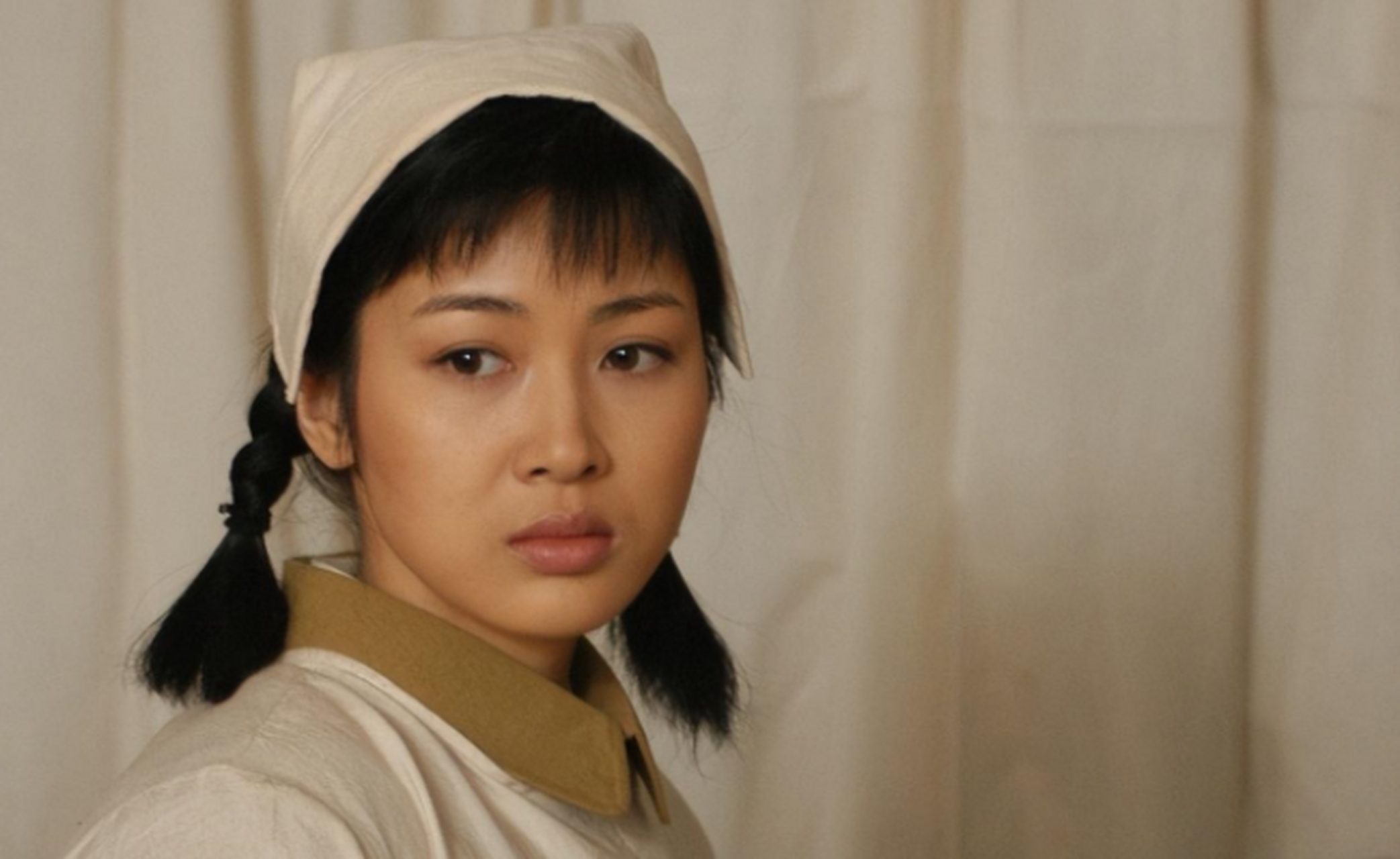 一部热播剧《巡回检查组》热播,饰演乔逸的演员张思乐被网友群嘲"丑哭