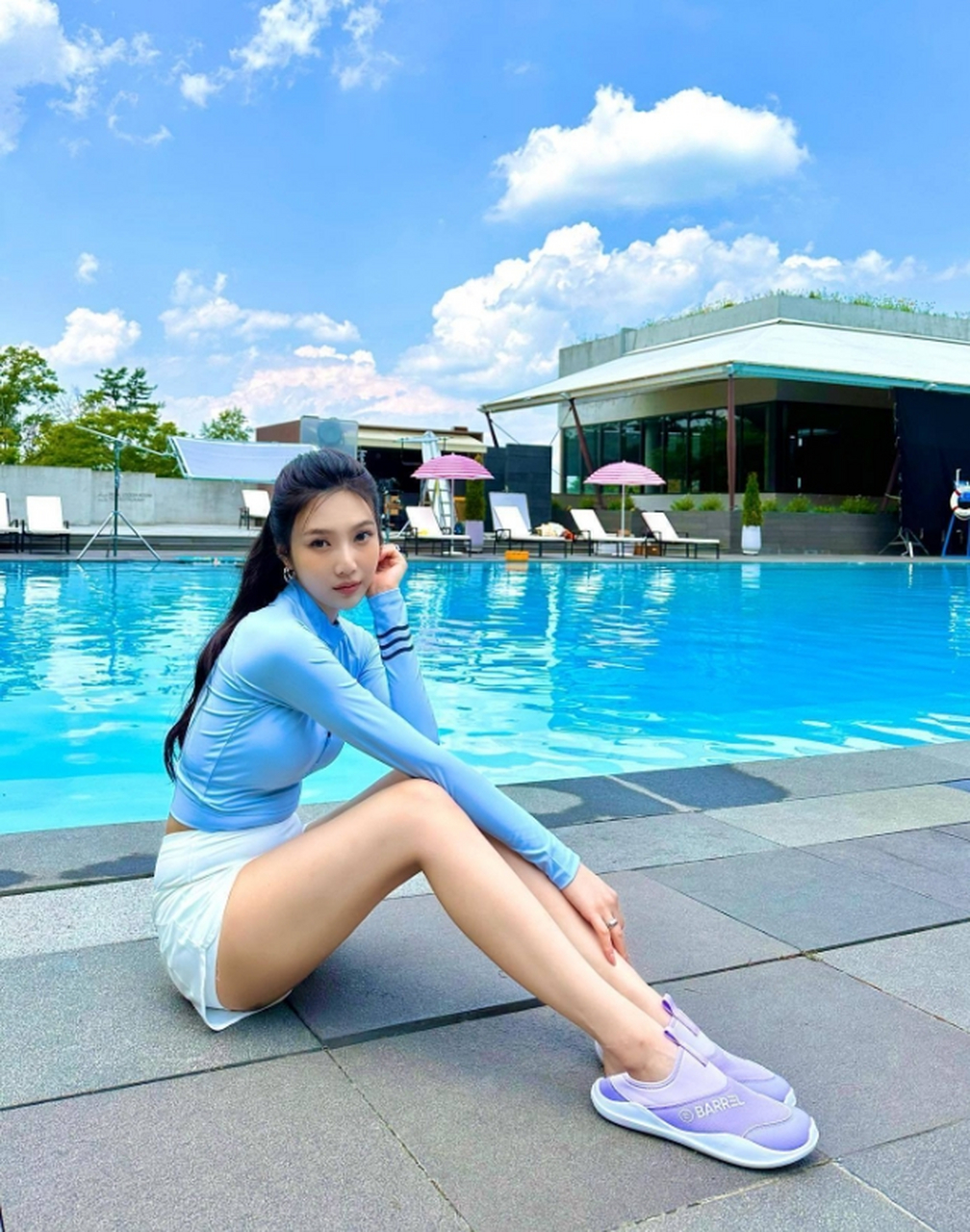 优质作者榜# 清新脱俗,温婉可人的#朴秀荣# 容颜秀丽,身材丰满,白皙