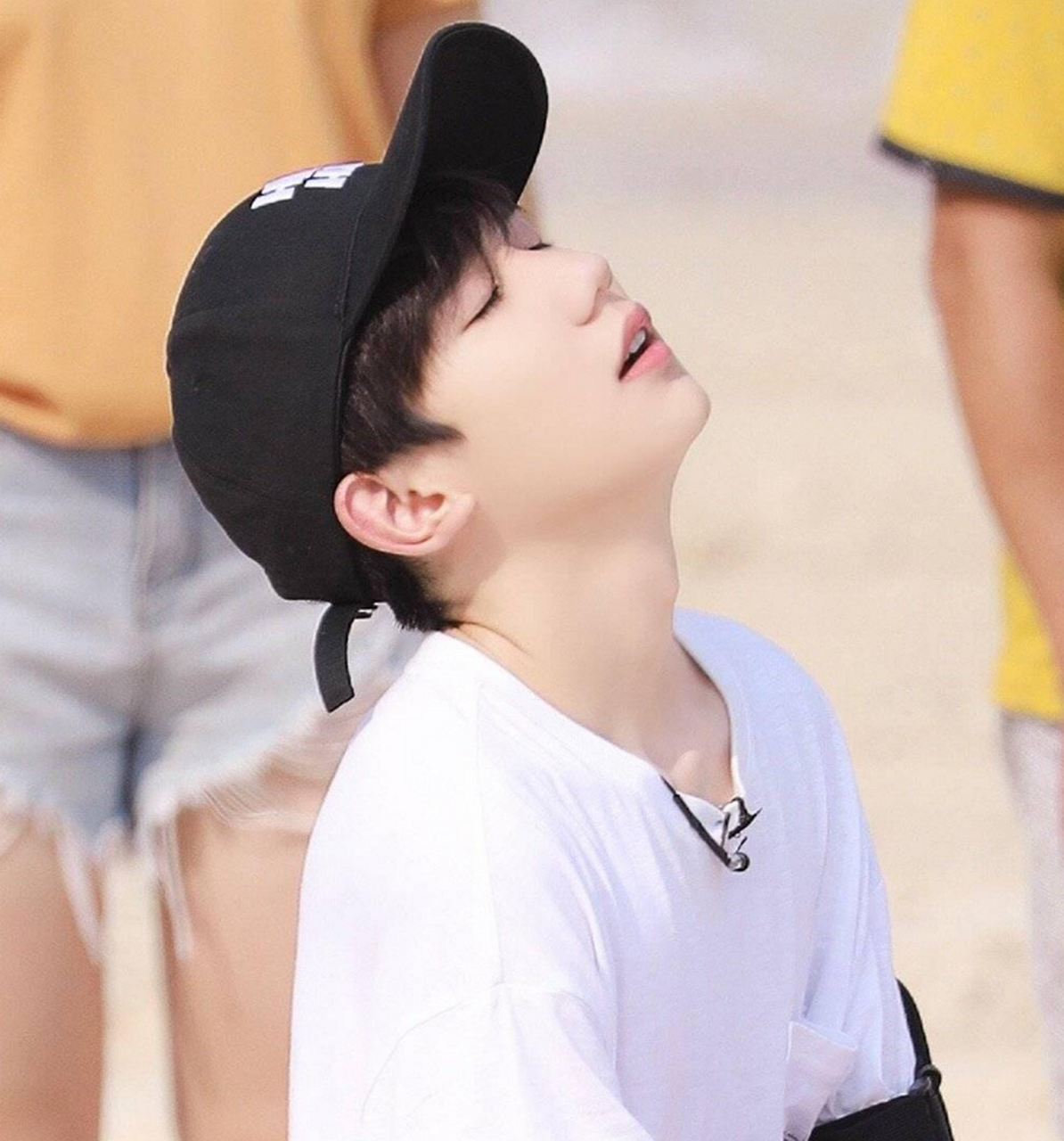 最近,一些粉丝在支持王源的过程中发生了冲突和肢体暴力事件,让人感到