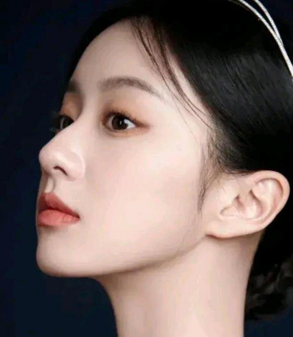 柳叶眉,杏核眼,樱桃小口一点点,东方古典美女标准