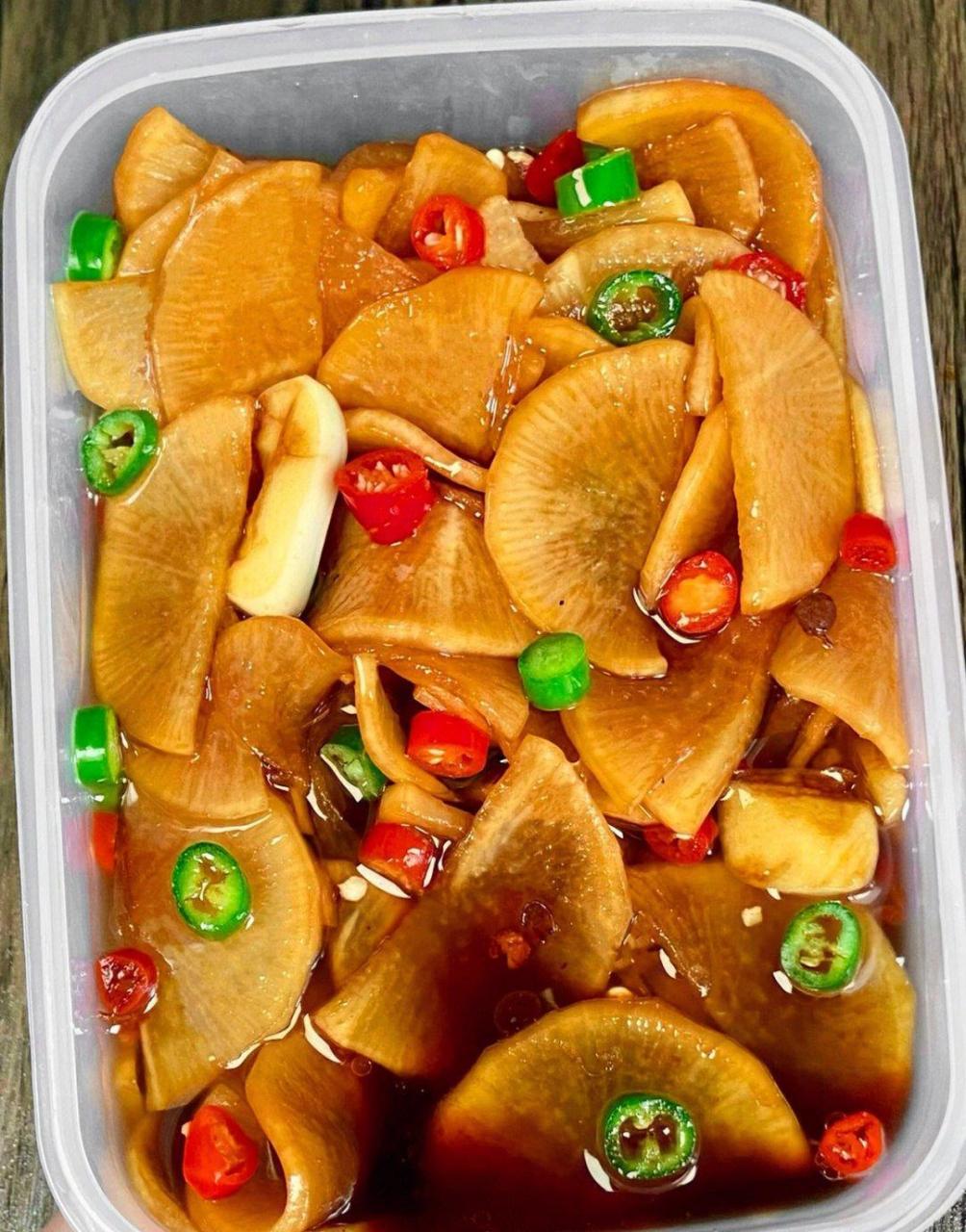 这个做法的酱萝卜酱香味十足爽口脆甜清爽解腻真的巨巨下饭啊[赞r]
