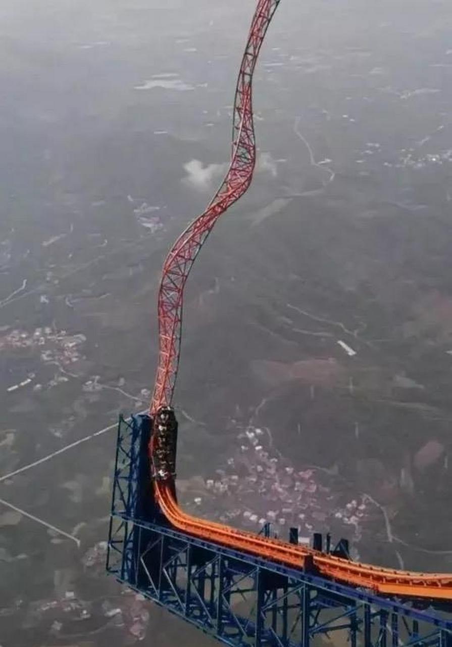 网友:极限过山车,人在前面跑,魂在后面追! #搞笑趣味图