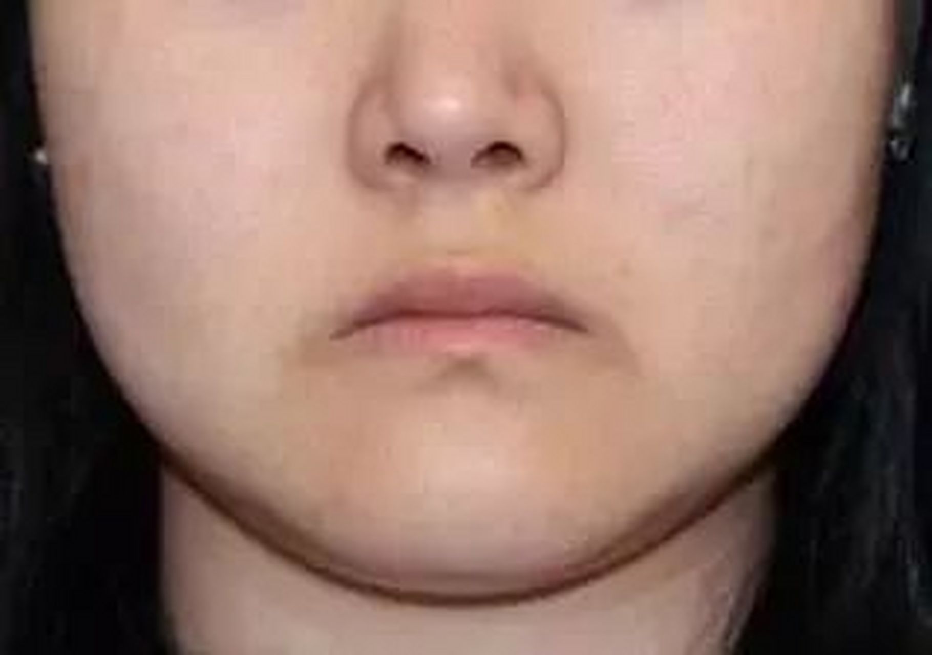 嘴角下垂的女人就是属于喜欢抱怨的人,永远都不知足.