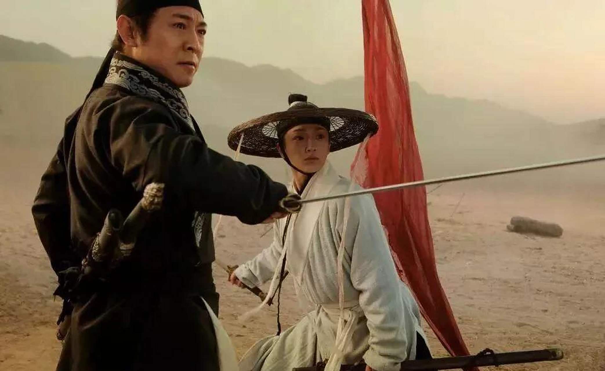 2010年,陈坤出演《龙门飞甲》,其中有一场跟张馨予的香艳床戏,陈坤用