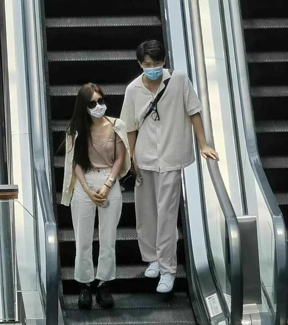 为啥张炯敏会和赵露思在一起啊?