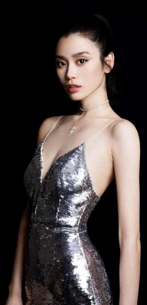 维密天使超模奚梦瑶,性感迷人,身材饱满 奚梦瑶出生于上海,毕业于东华