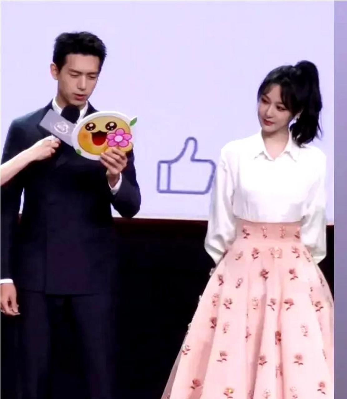 今天看到了李现和杨紫同框的照片,他们俩看起来非常和谐.