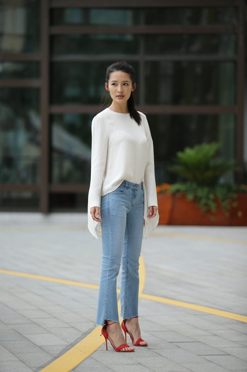 李沁 鸡腿姑娘也是高跟控[鲜花]