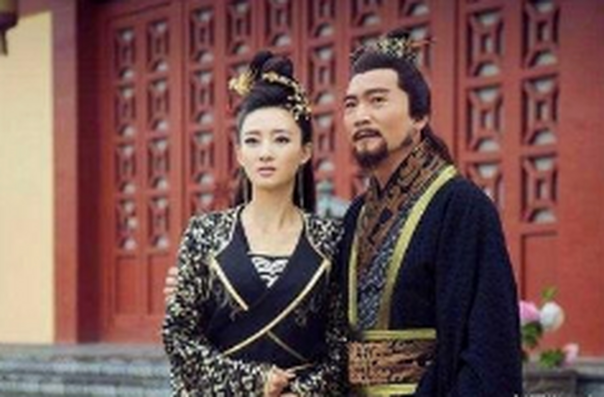商王武丁虽有60多位嫔妃,但宠在心尖的只有一人,妇好.