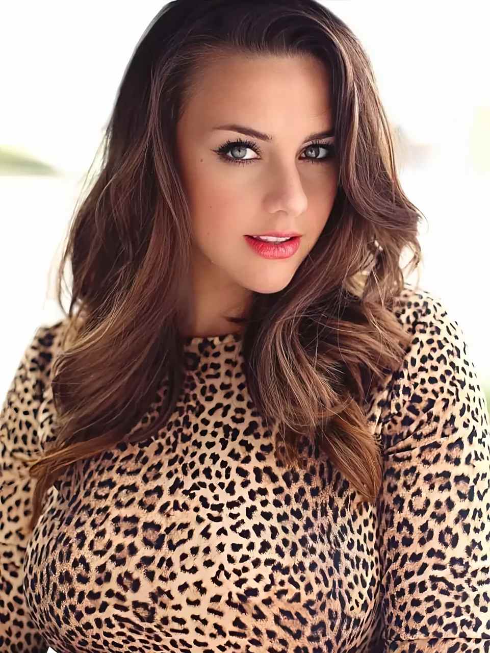 凯瑟琳·罗亚尔(kathryn royal)是来自美国的著名大码时装模特.