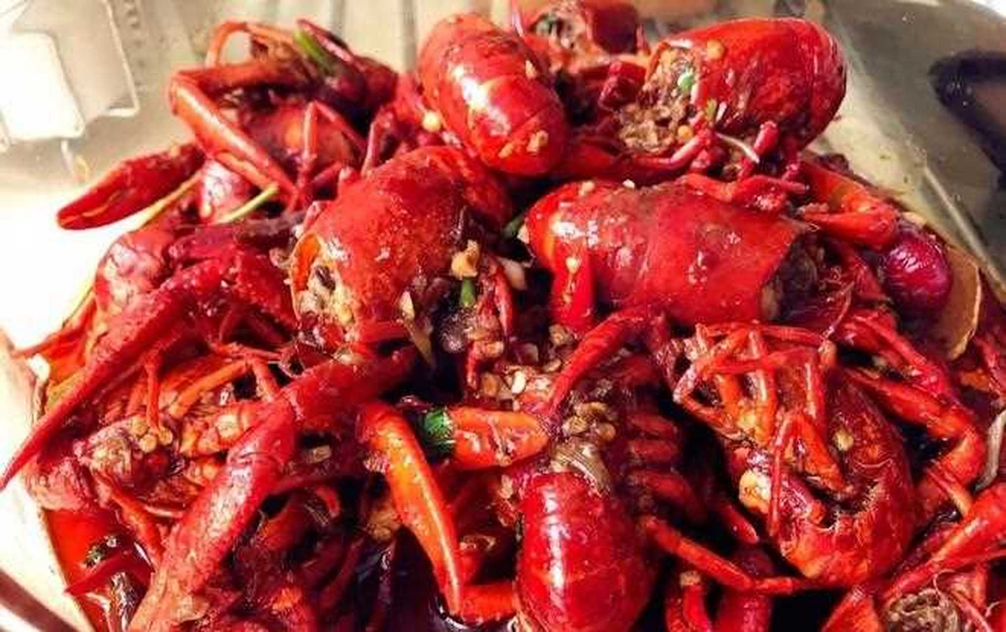 堂妈小厨——麻辣小龙虾的做法   活蹦乱爬的小龙虾堂妈小厨——麻辣