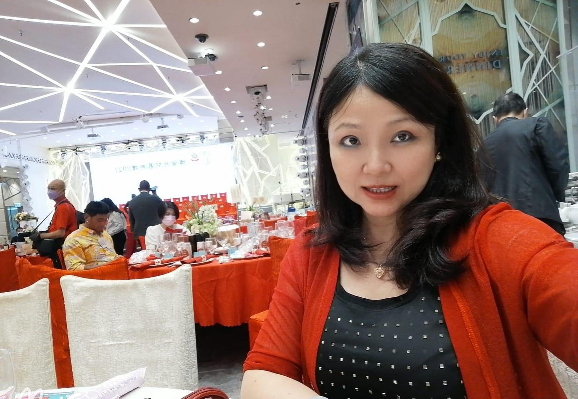 香港演员蔡美兰分享生活近照,她今年已经50岁未婚