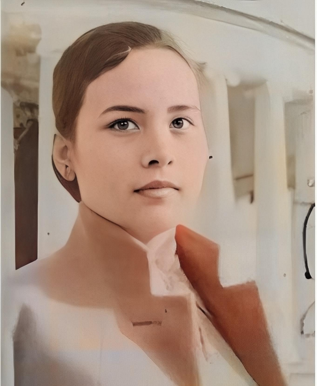 蒋孝章1938年出生于苏联,是蒋经国和妻子蒋方良的独生女.