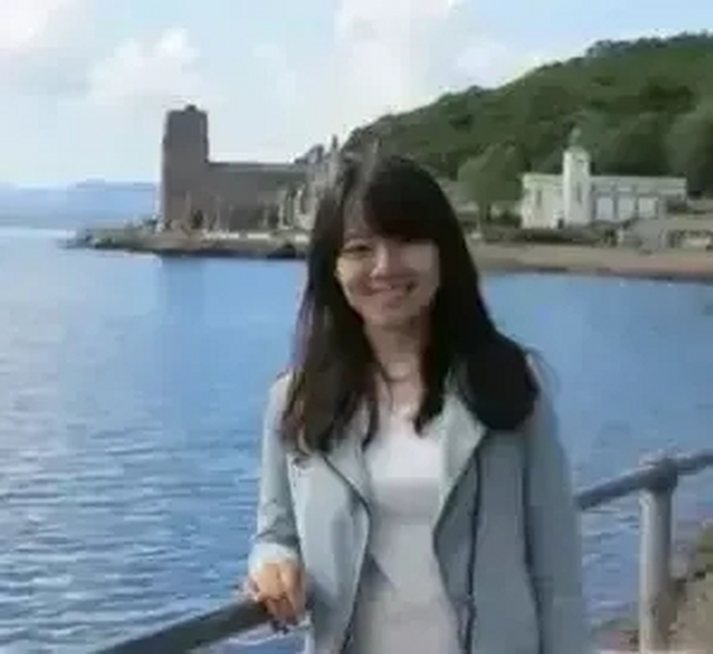 1995年,37岁的岳跃利离婚了,女儿才3岁,他本想再找一个女友,却看到