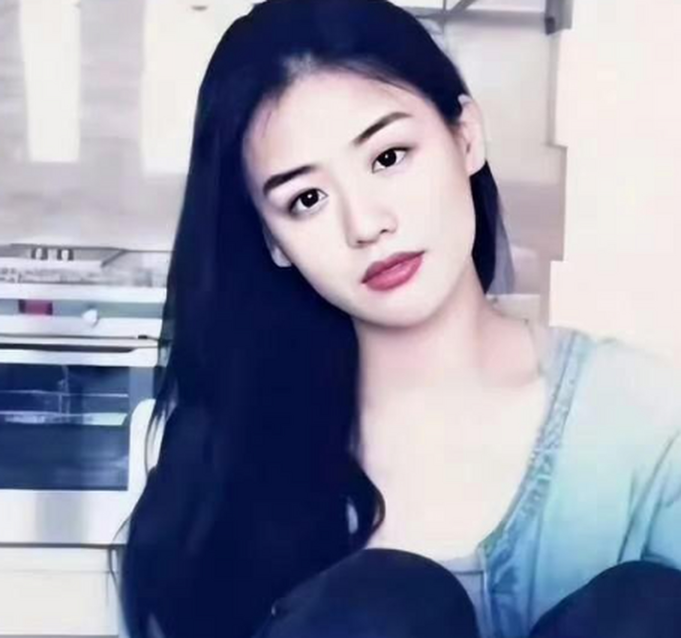 黎吧啦少女时期,真的很漂亮[白眼]