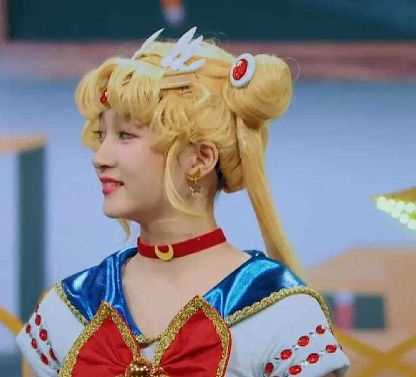 关晓彤的水冰月造型太美了,看到这个水冰月的造型,好像回到了小时候的