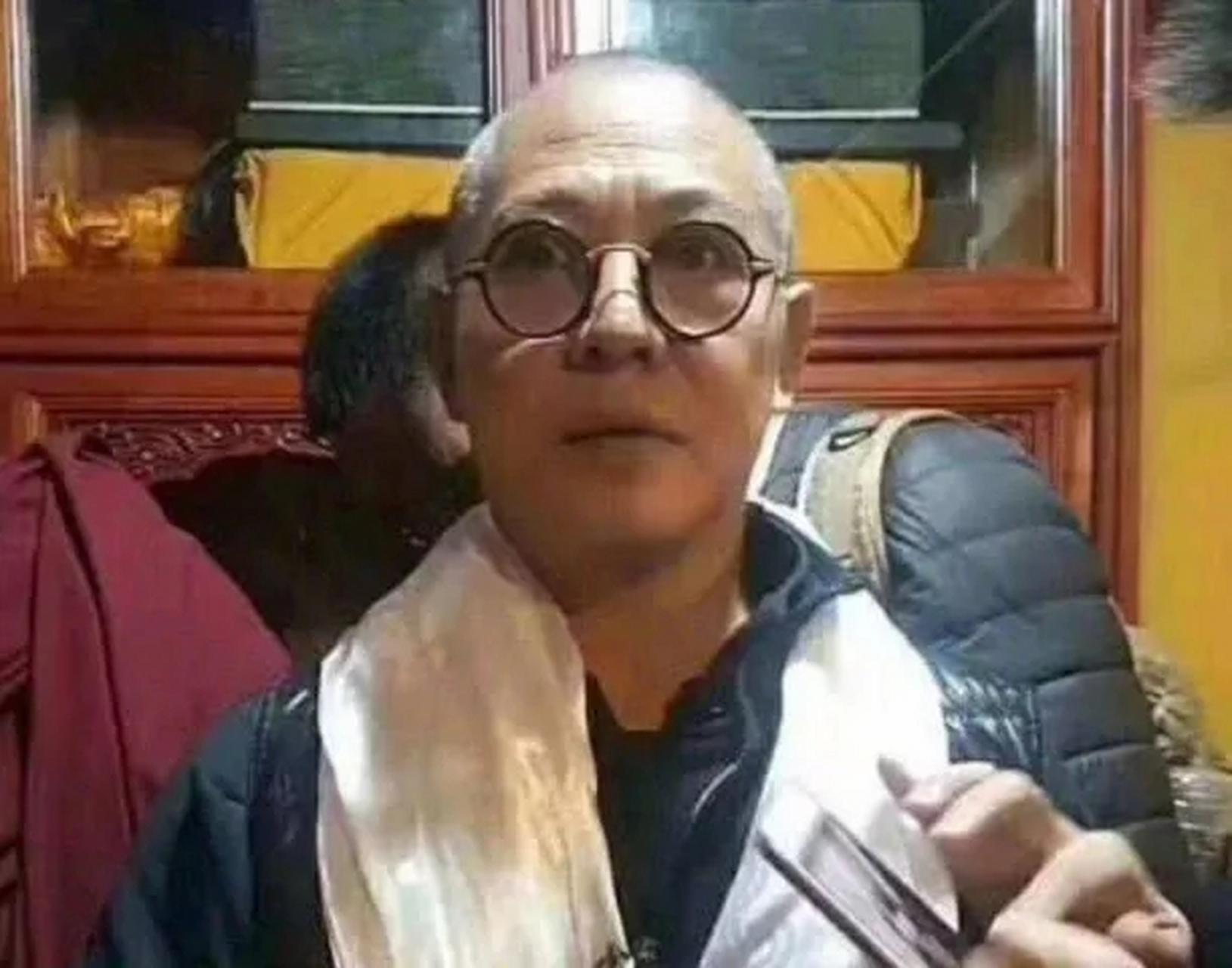 李连杰生病后像老了30岁,网友纳闷了:李连杰身价300亿,还有治不好的病